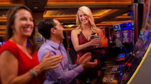 poker rule ဘင်ဂို ကတ်ဘောင်ဝယ်ယူပြီး ကစားနေသောပုံ